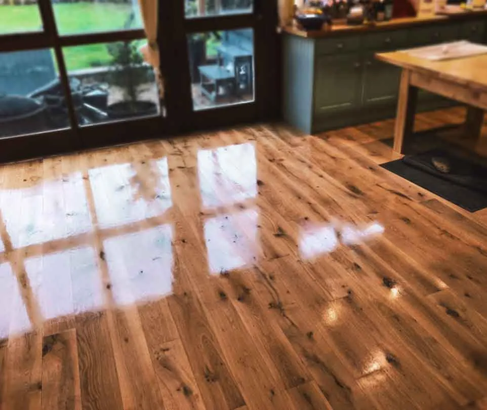 Ieeļļota koka grīda